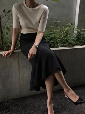 NWOT Korean Streetwear Mermaid Midi Skirt with Ruffles and Elastic Waist (S/XS)